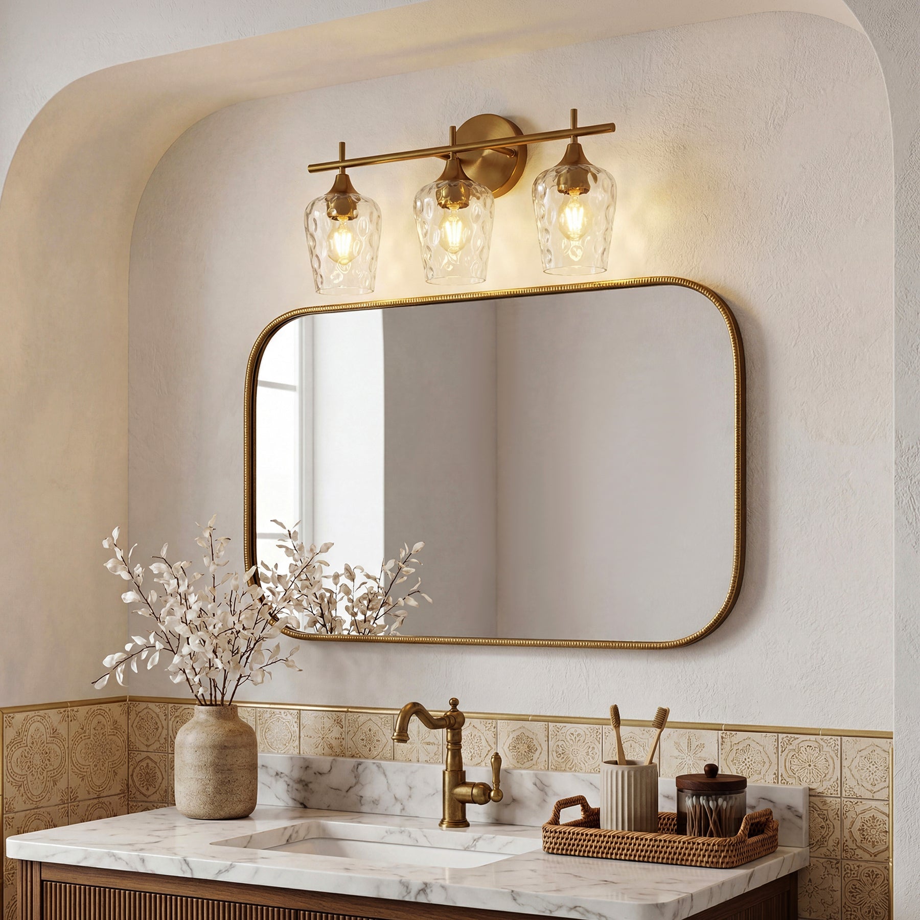 Tribesigns Aplique de pared LED de 3 luces para baño, Color dorado con cristal texturizado casquillo E27