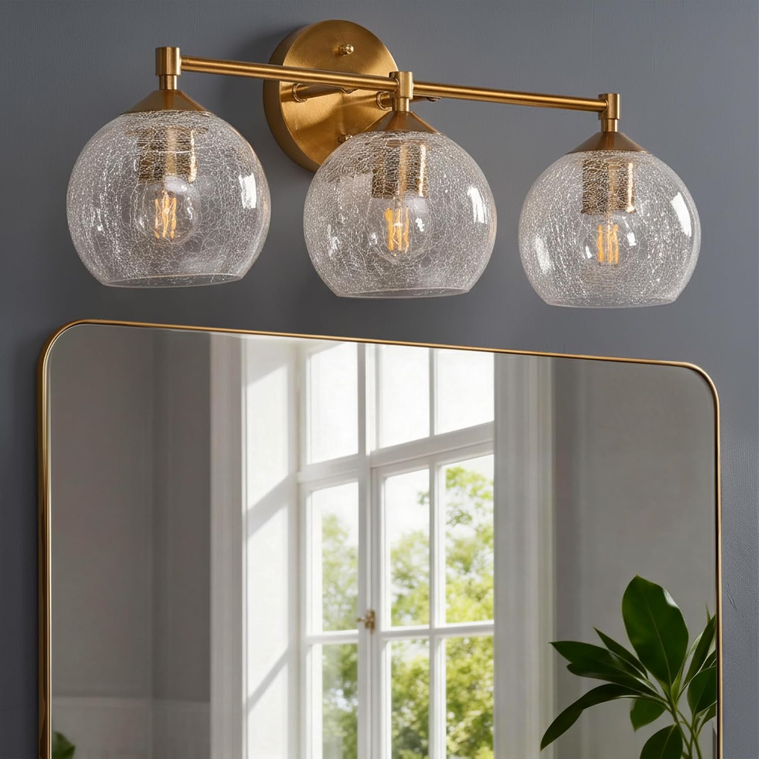 Tribesigns Aplique de baño dorado de 3 luces con globos de cristal craquelado, Luz de espejo moderna con casquillo E27 que incluye bombillas LED