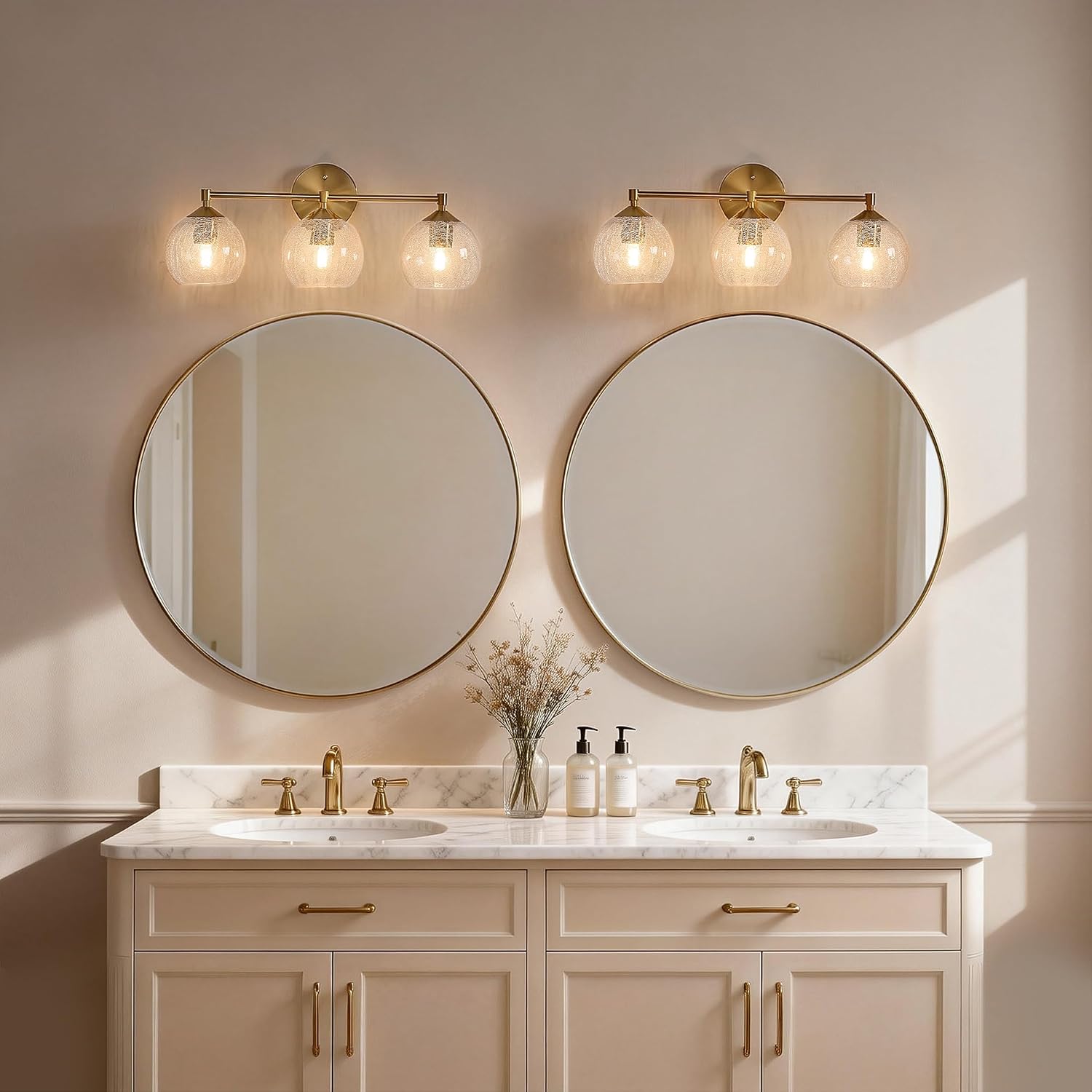 Tribesigns Aplique de baño dorado de 3 luces con globos de cristal craquelado, Luz de espejo moderna con casquillo E27 que incluye bombillas LED